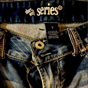 Selena short an sexy size 7 womens jeans